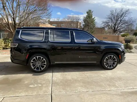 2022 Jeep Grand Wagoneer Series III photo 6