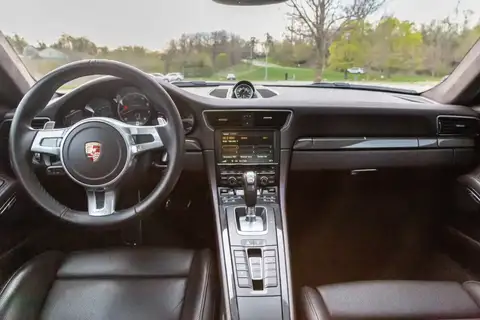 2014 Porsche 911 Turbo S Coupe photo 11