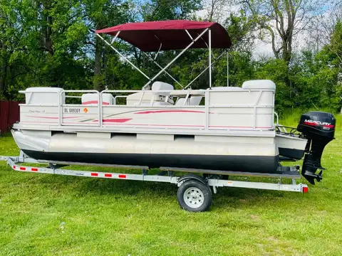 2005 Sun Tracker 20' Pontoon Boat photo 5