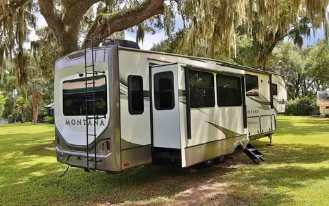 2020 Keystone Montana 3855BR photo 4