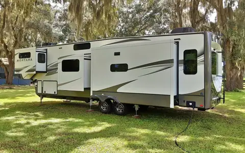 2020 Keystone Montana 3855BR photo 5