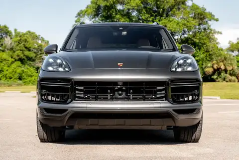 2019 Porsche Cayenne Turbo photo 2