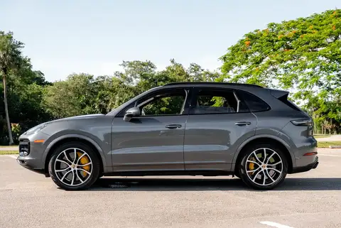 2019 Porsche Cayenne Turbo photo 4
