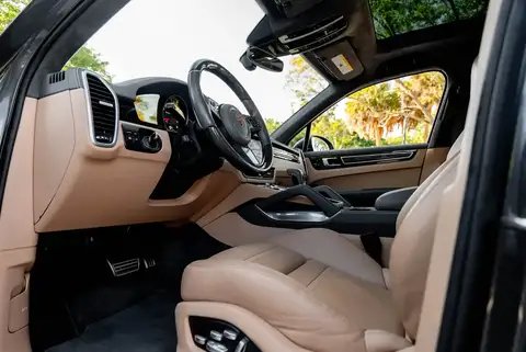 2019 Porsche Cayenne Turbo photo 14