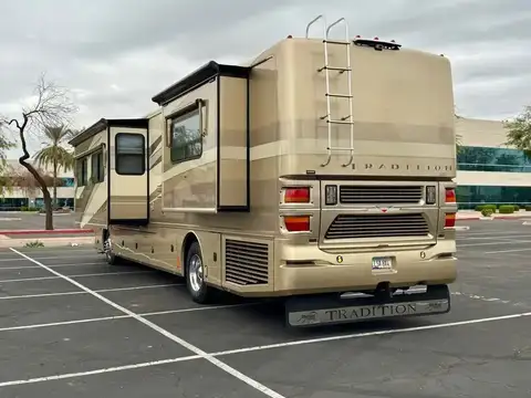 2006 Fleetwood American Tradition Motorhome photo 3