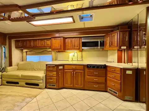 2006 Fleetwood American Tradition Motorhome photo 13
