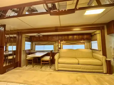 2006 Fleetwood American Tradition Motorhome photo 14