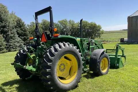 2010 John Deere 6115D MFWD Tractor with Grapple Loader photo 5