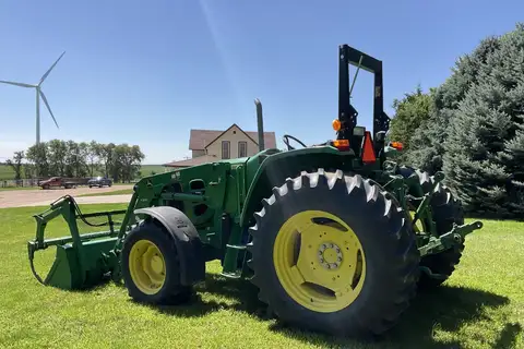 2010 John Deere 6115D MFWD Tractor with Grapple Loader photo 7