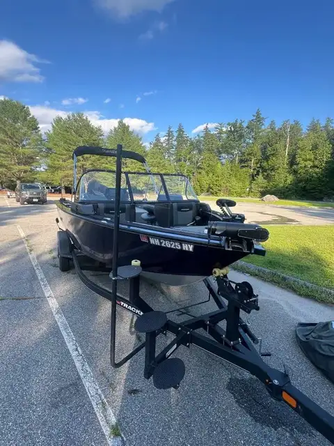 2023 Tracker Targa V-18 WT photo 3