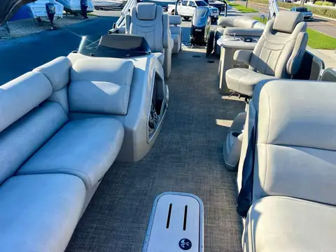 2019 Premier 270 Intrigue photo 7