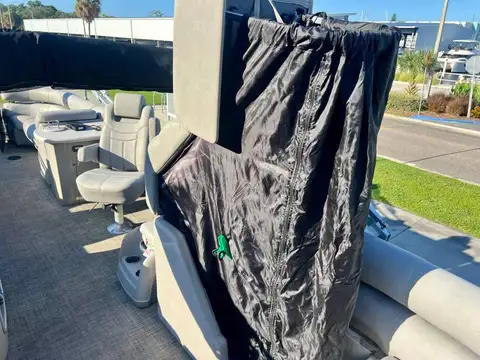 2019 Premier 270 Intrigue photo 8