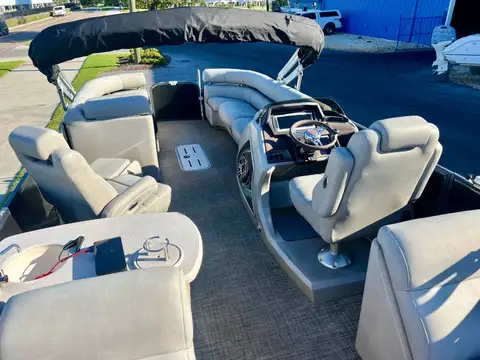 2019 Premier 270 Intrigue photo 10