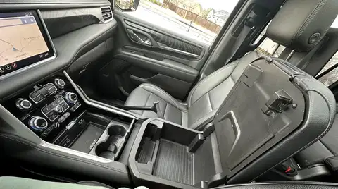 2021 GMC Yukon XL Denali photo 8