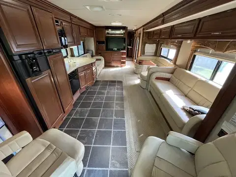 2008 Fleetwood Discovery 40X photo 7