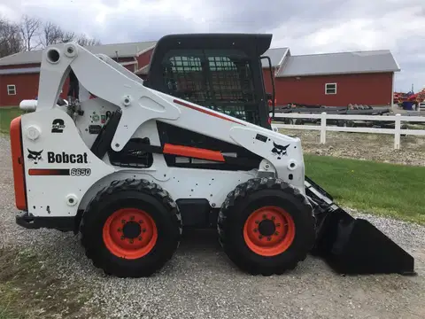 2015 Bobcat S650 Skid-Steer Loader photo 2