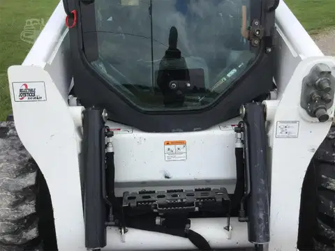 2015 Bobcat S650 Skid-Steer Loader photo 6