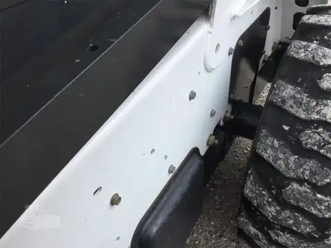 2015 Bobcat S650 Skid-Steer Loader photo 8