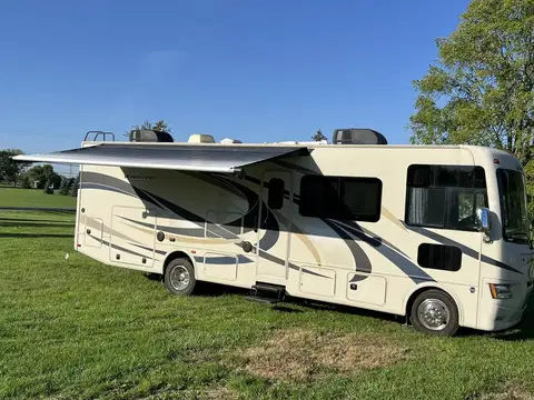 2015 Thor Motor Coach Windsport 32ft Motorhome photo 8
